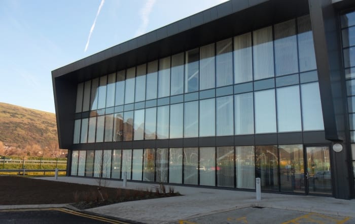 Curtain Walling Contractors UK: Bespoke Aluminium Curtain Walling Solutions by Tech Aluminium Facades